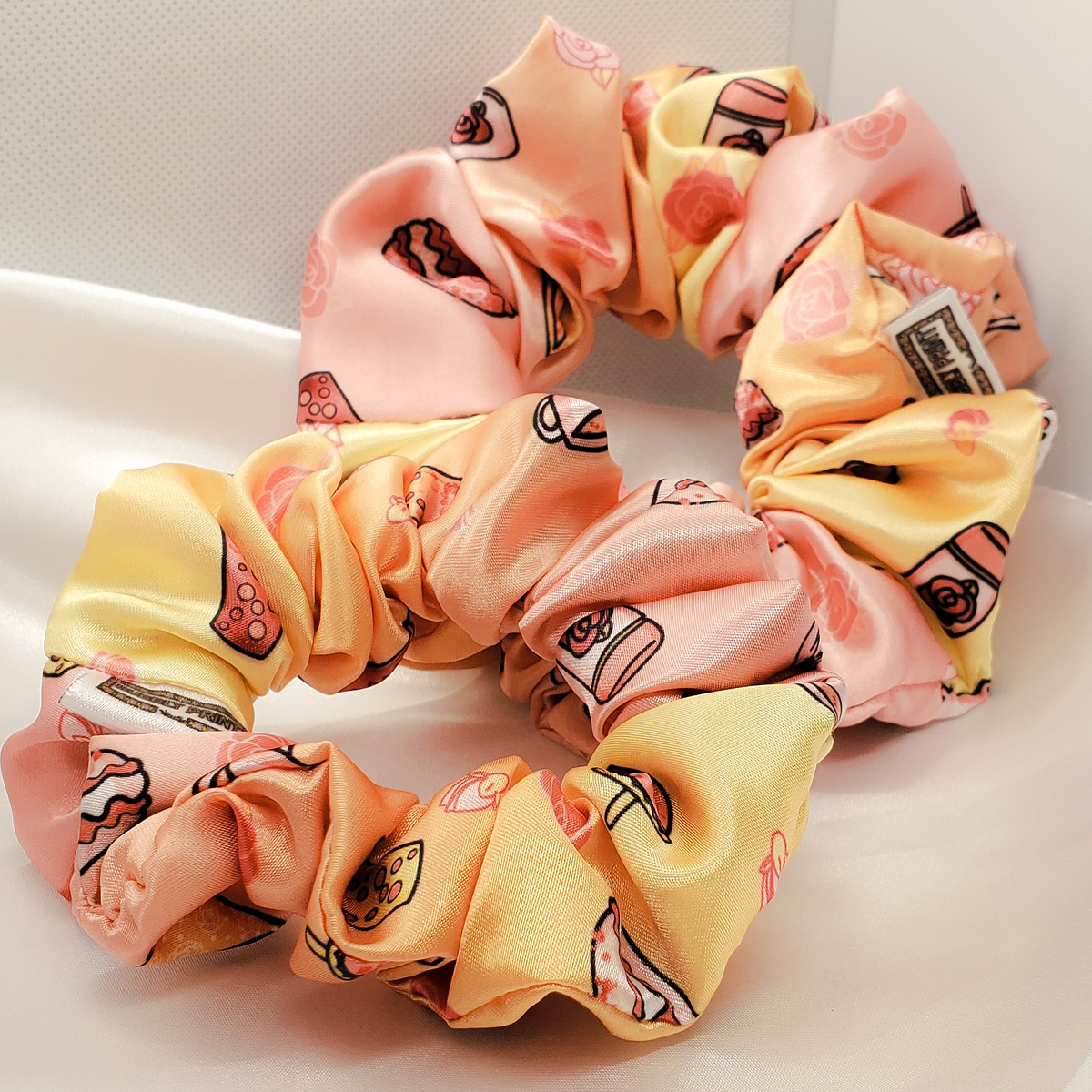 ROSE TEA SCRUNCHIE